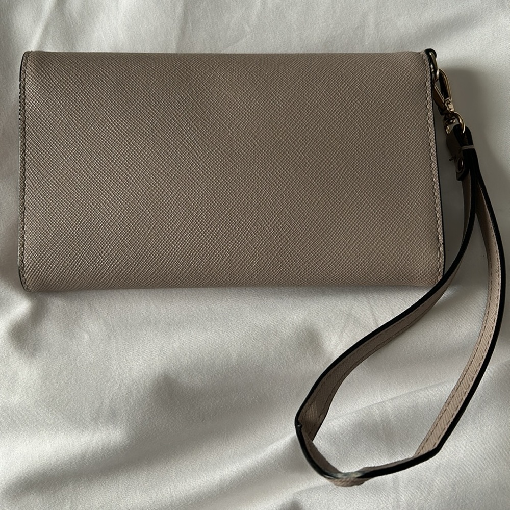 Kate Spade wristlet - Picture 2 of 6